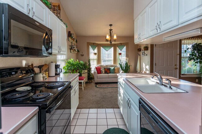 Building Photo - 111 Iveystone Ct