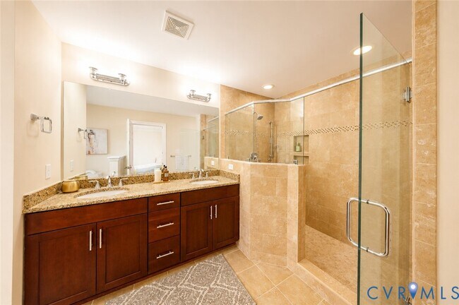 Building Photo - 5421 Hickory Ann Dr