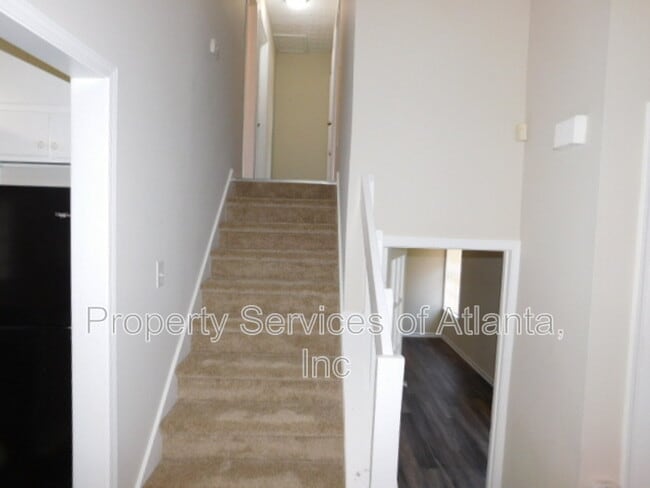 Building Photo - 1775 Petite Ln