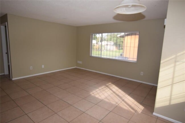 Building Photo - 3213 Split Willow Dr