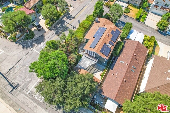 Building Photo - 2401 Olive Ave