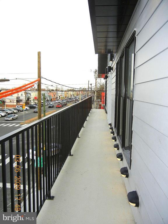 Building Photo - 2700 S 10th St