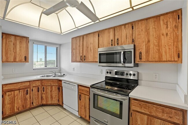 Building Photo - 1203 SW 48th Terrace