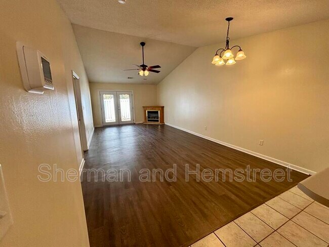 Building Photo - 310 Evans Lake Way