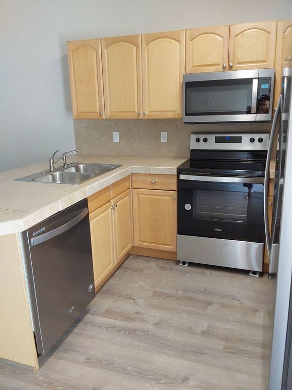 Building Photo - 9 Pony Express Dr