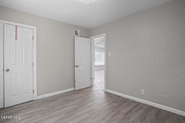Building Photo - 5021 Tetons Dr