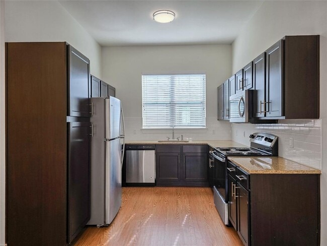 Building Photo - 2400 Louis Henna Blvd