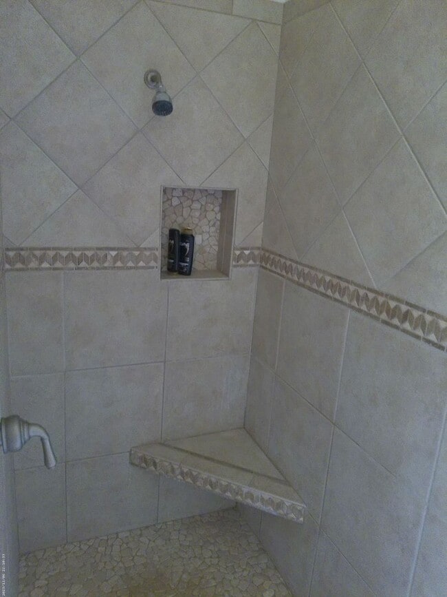 Building Photo - 2910 Swirl Dr