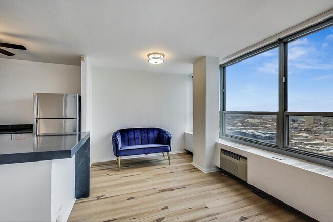 Building Photo - 3550 N Lake Shore Dr