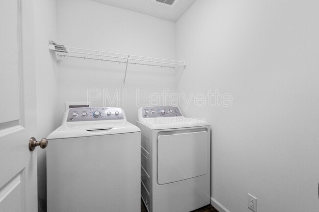 Building Photo - 4803 Dobson Dr