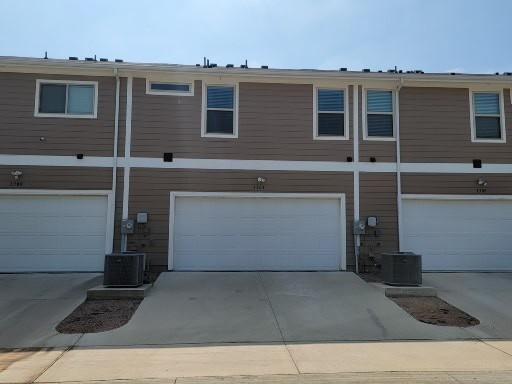 Building Photo - 3304 Becker Dr