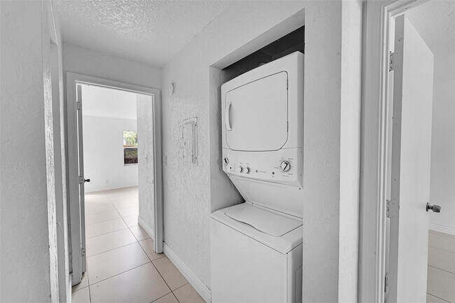 Building Photo - 9182 NW 40th St