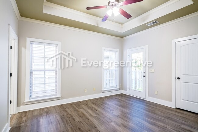 Building Photo - 121 Kingston Ct