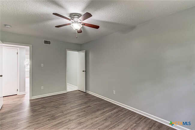 Building Photo - 313 Ranger Dr