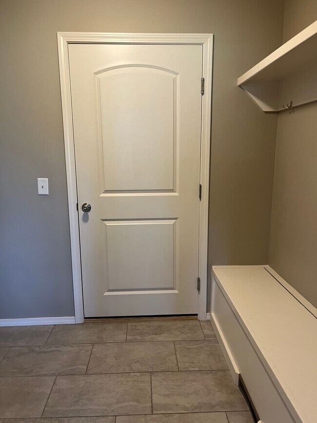 Building Photo - 4 bedroom home in Republic MO!