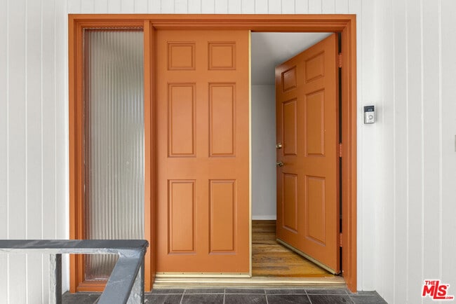 Building Photo - 3540 Berry Dr