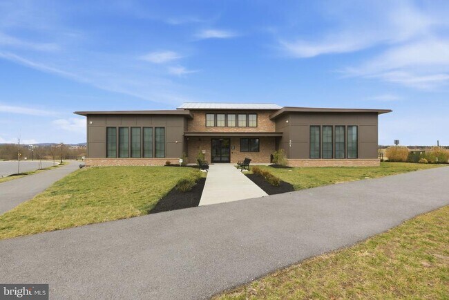 Building Photo - 332 Ensemble Wy