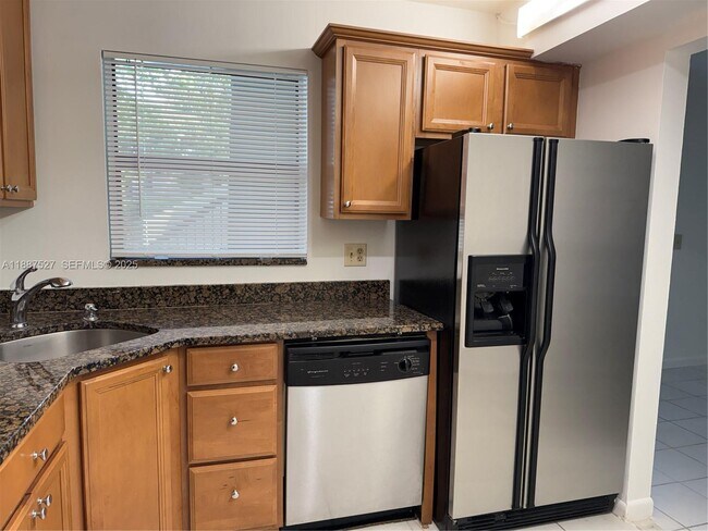 Building Photo - 3929 Carambola Cir N