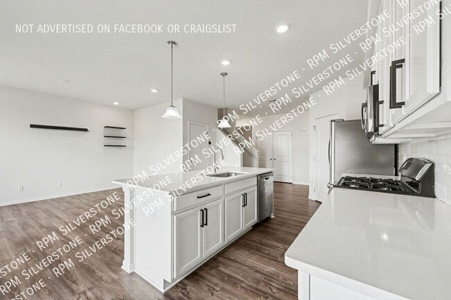 Building Photo - 8727 Pioneer St