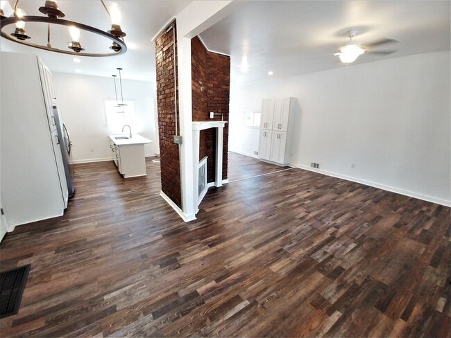 Building Photo - GORGEOUS, large 3 bedroom stand alone hous...