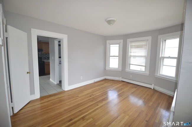 Building Photo - 203 Main St