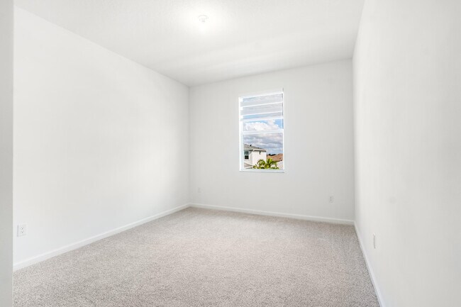 Building Photo - 10638 Hensley St