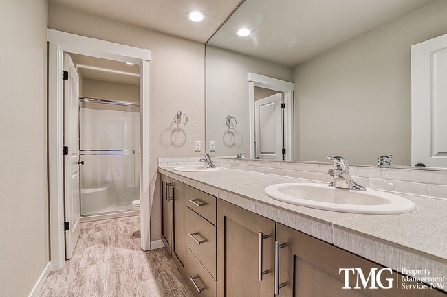 Building Photo - New Construction 3 Bed 2.5 Bath Townhome i...