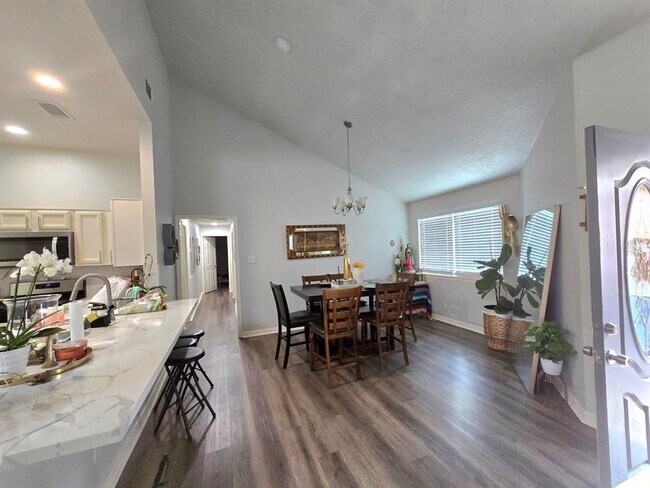 Building Photo - 12710 Hill Branch Dr