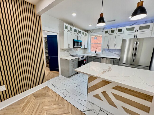 Building Photo - 5616 Phillips Ave