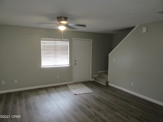 Building Photo - 2914 Sequoia Ave