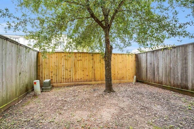 Building Photo - 9028 Harbor Hills Dr