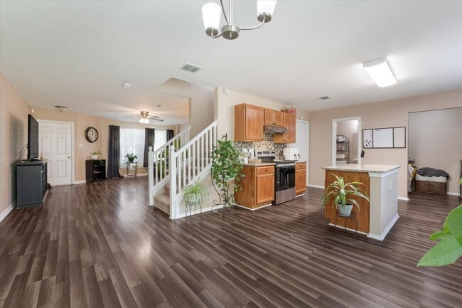 Building Photo - Easy Living on Amber Ledge