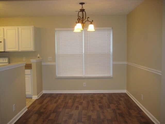 Building Photo - 2440 Pleasant Springs Ln