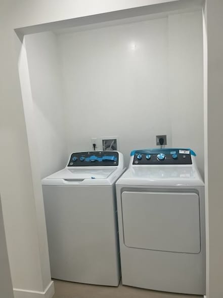 Building Photo - 13344 Hubbard St