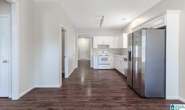 Building Photo - 115 Charlton Ln