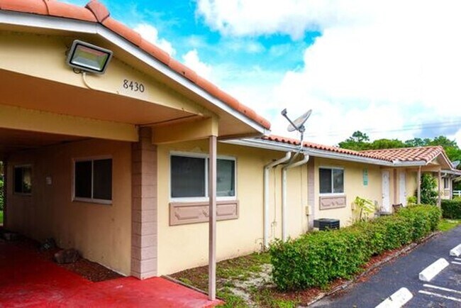 Interior Photo - 8430 NW 40th St Coral Springs, FL 33065