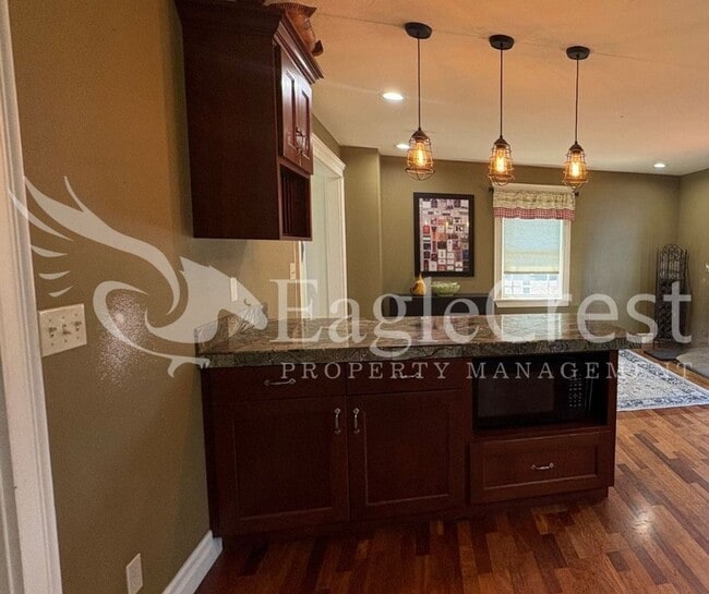 Building Photo - Beautiful Five Bedroom Home with Acreage