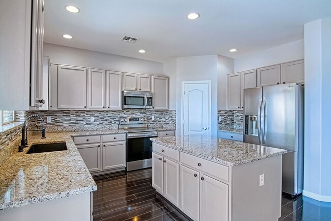 Building Photo - 938 E Indian Wells Pl