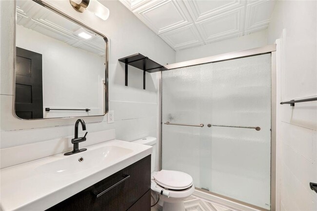 Building Photo - 6915 Providence Ave