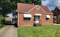 Building Photo - Single 3 bedroom 1 bath home located in Mayfield Hts!