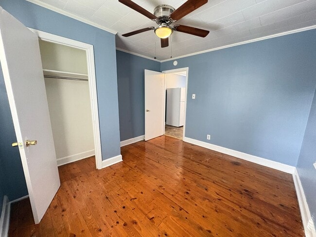 Building Photo - MOVE IN SPECIAL: 3 Bedroom, 1 Bathroom House in Winston-Salem!
