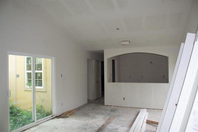 Building Photo - 10356 Chelmsford Dr