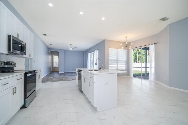 Building Photo - 8119 Lake Crowell Cir