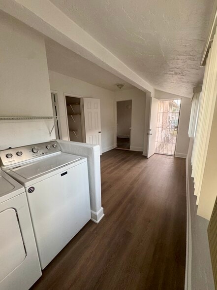 Dining room - 309 W Heald Ave