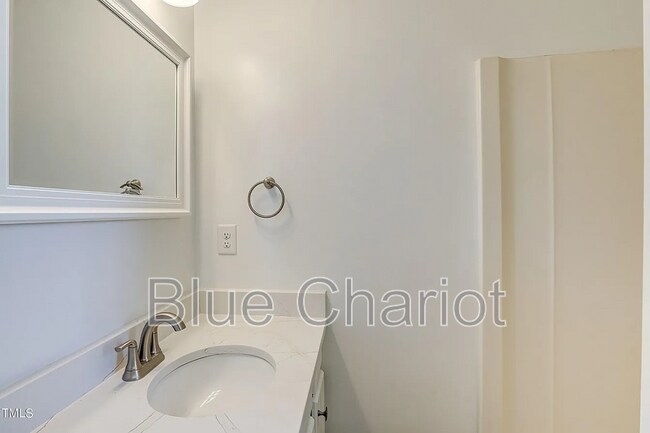 Building Photo - 1104 E Geer St