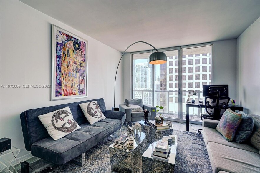 Building Photo - 500 Brickell Ave