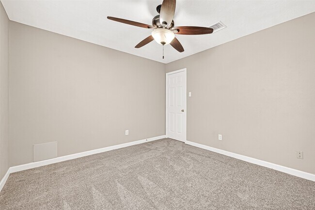 Building Photo - 14015 Wheatbridge Dr