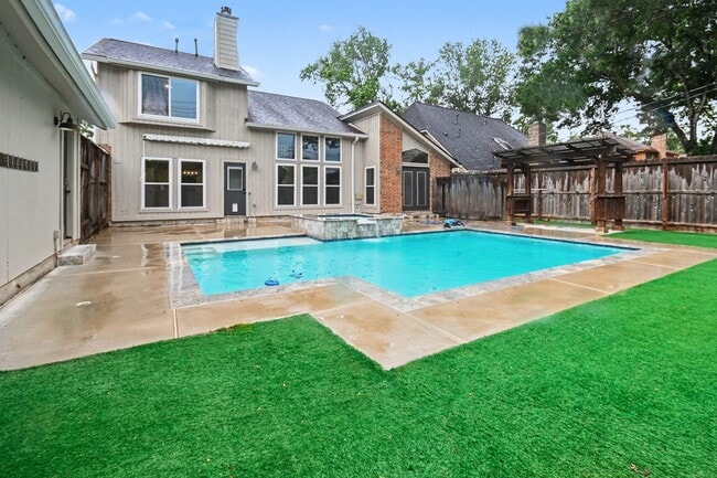 Building Photo - 522 Crestwood Dr