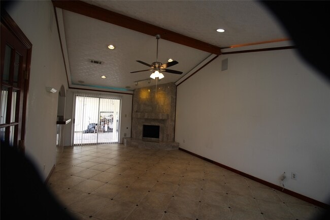 Building Photo - 458 Woodrail Dr