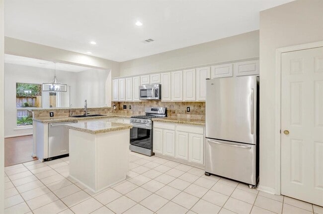 Building Photo - 100 S Piper Trace